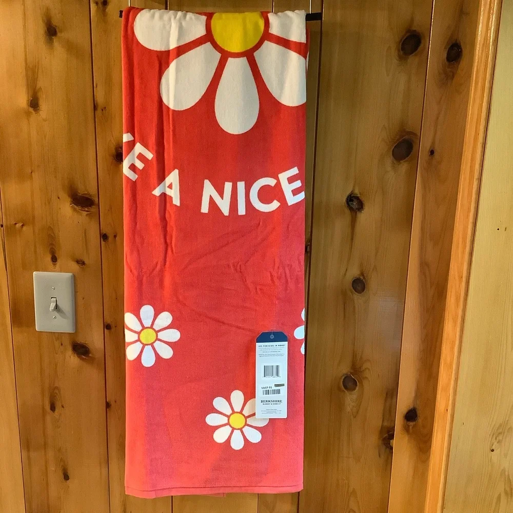 Life Is Good Oversized Have a Daisy Day Beach Towel - 370 gsm, 36” x 68